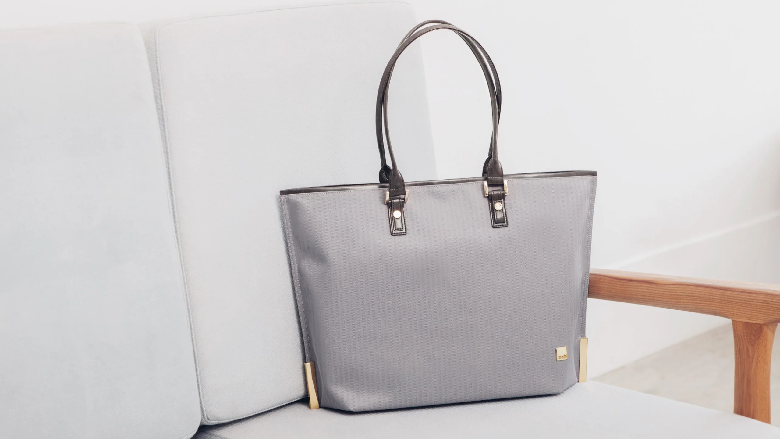 Aria Slim Lightweight Tote - Image 10
