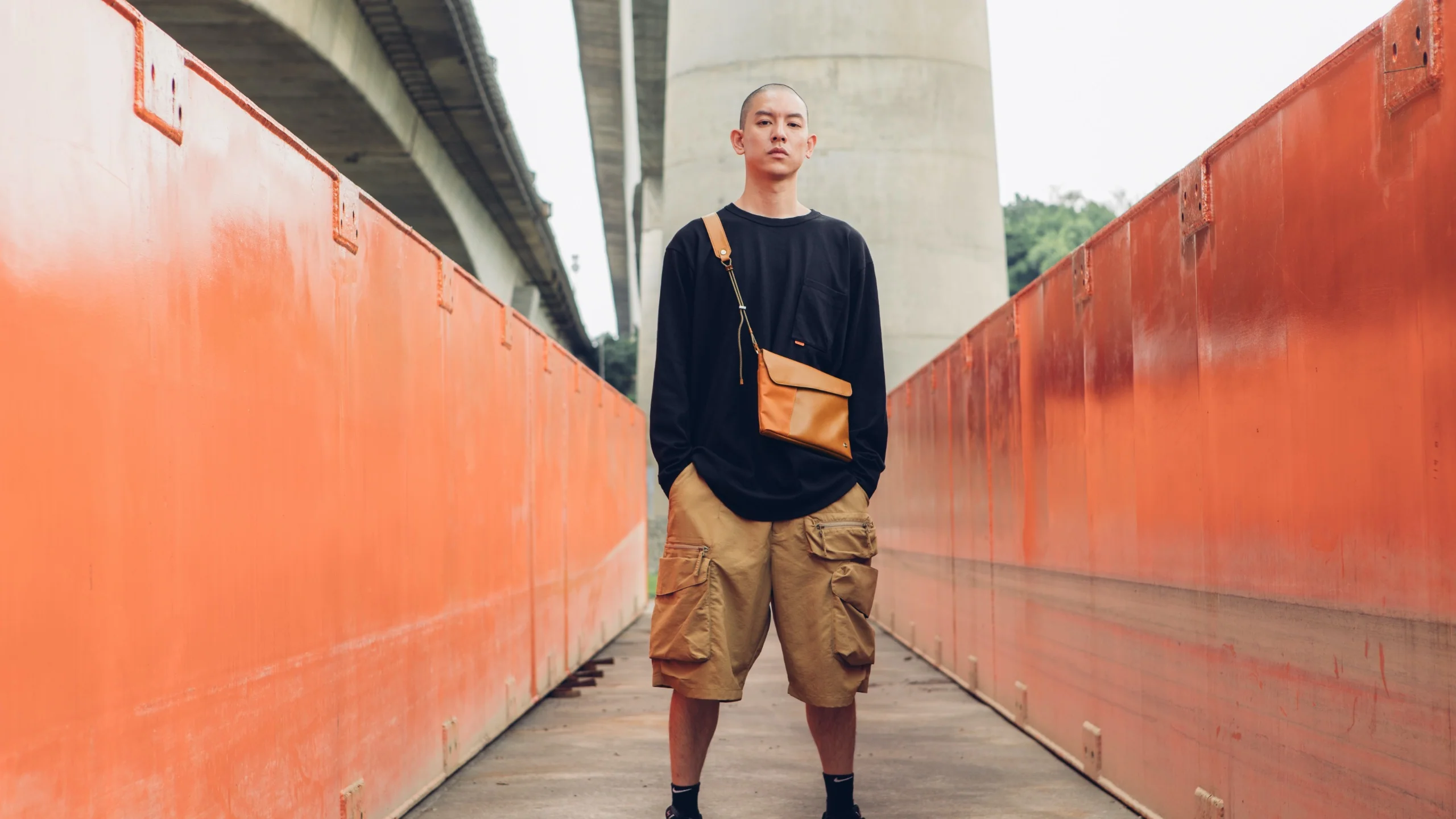 Aro Slim Crossbody Bag - Image 14