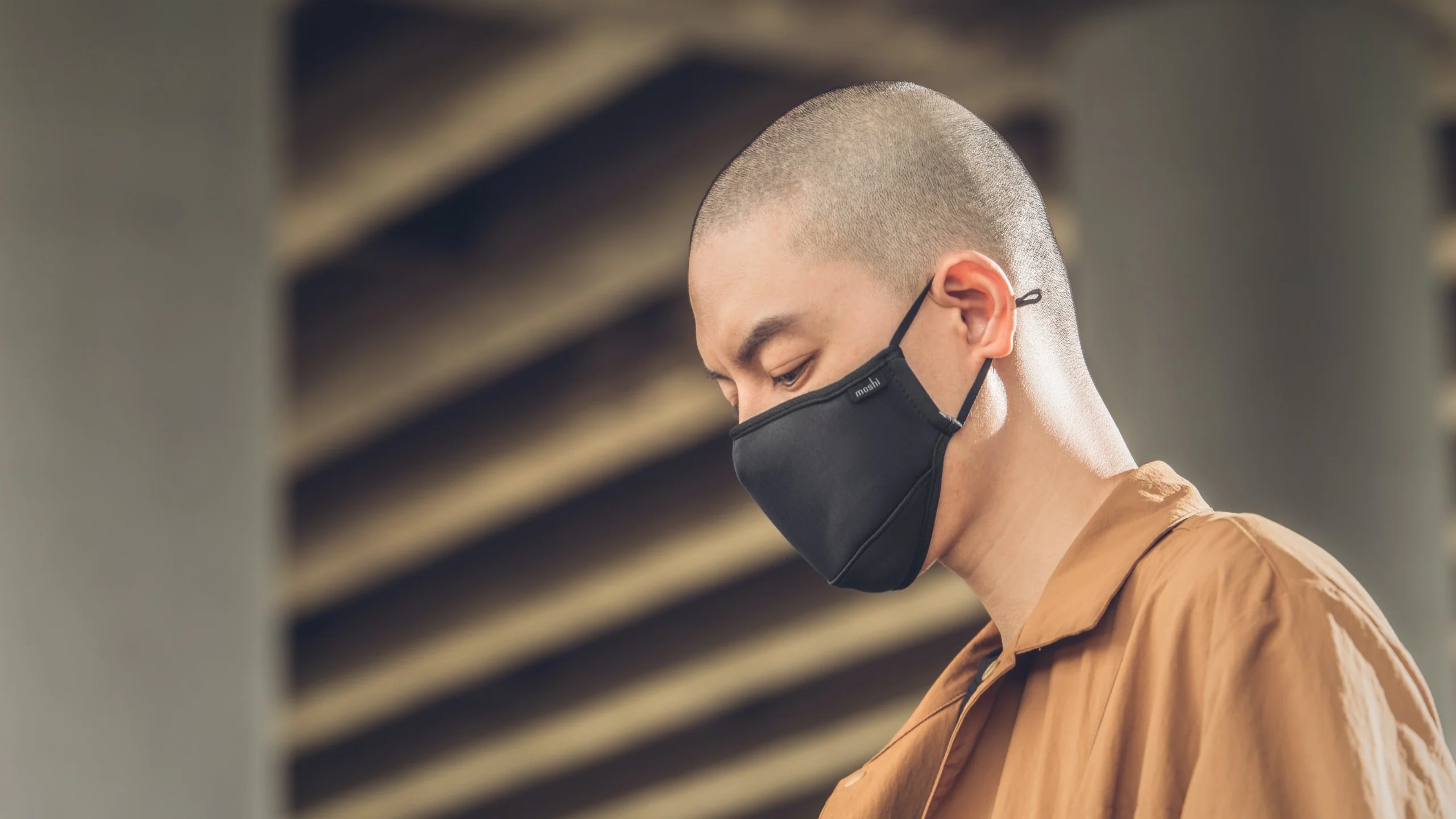 OmniGuard™ Mask with 3 replaceable Nanohedron™ filters - Image 11